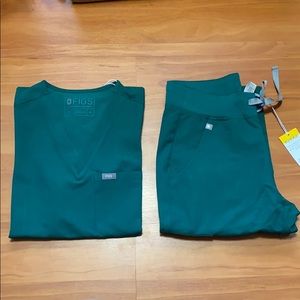 Figs Women’s Scrub Set (Hunter Green)